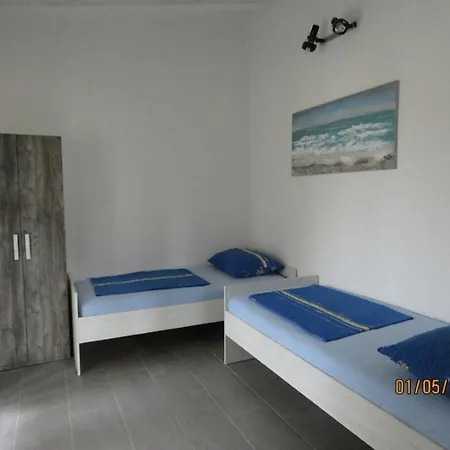 Ferienwohnung In Privlaka Mit Terrasse Apartament *